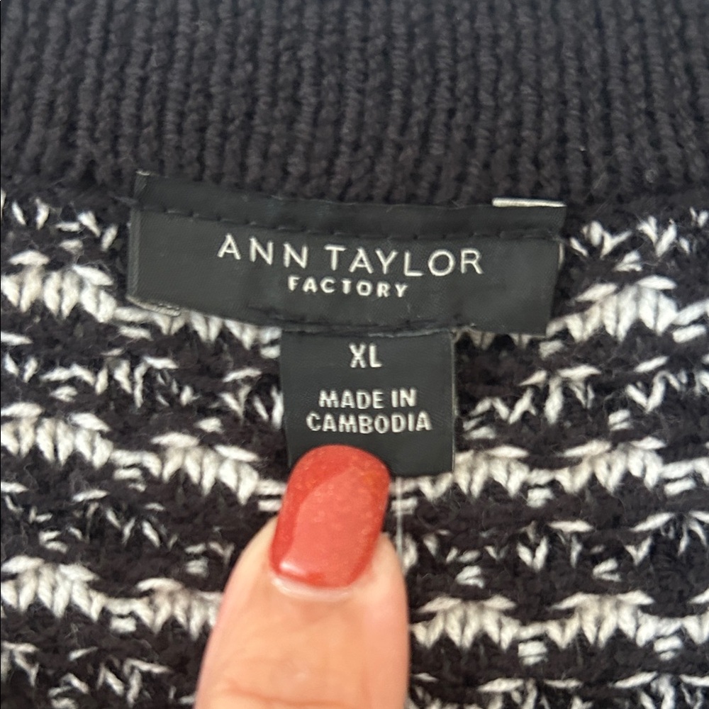 Ann Taylor Factory Black and White Button-Up Cardigan - Picture 4 of 4